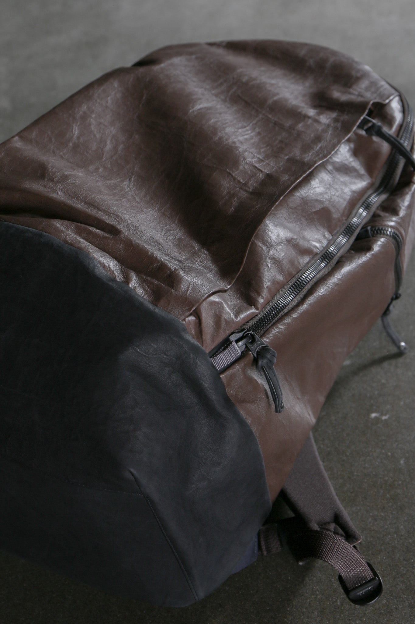 rofmia × Carryology Daypack V2 L #Brown