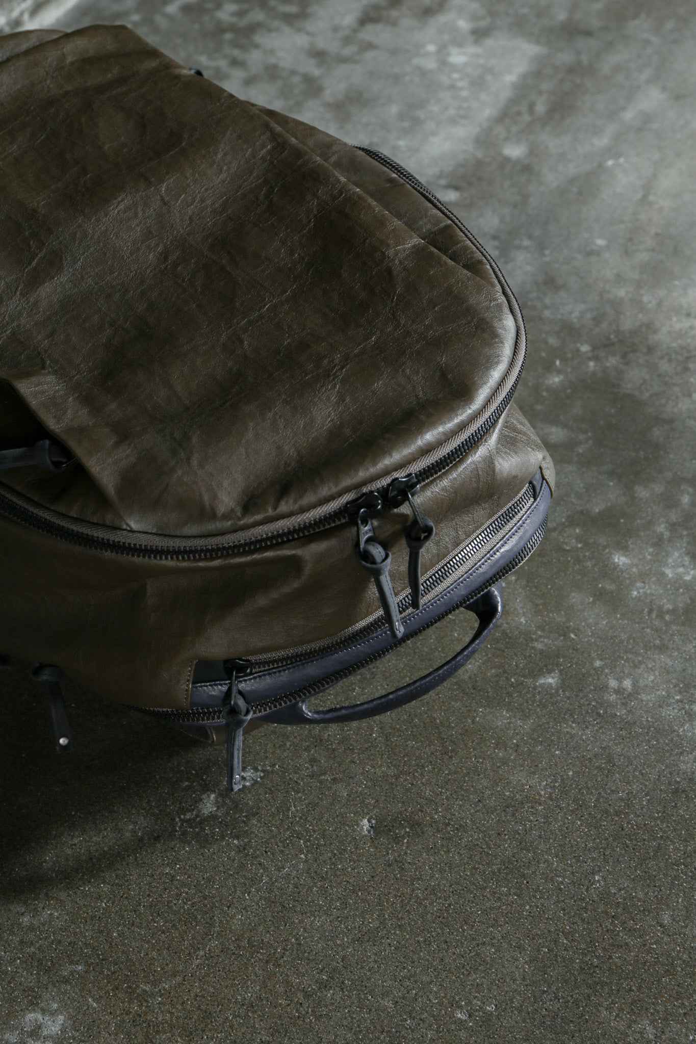 rofmia × Carryology Daypack V2 L #Khaki