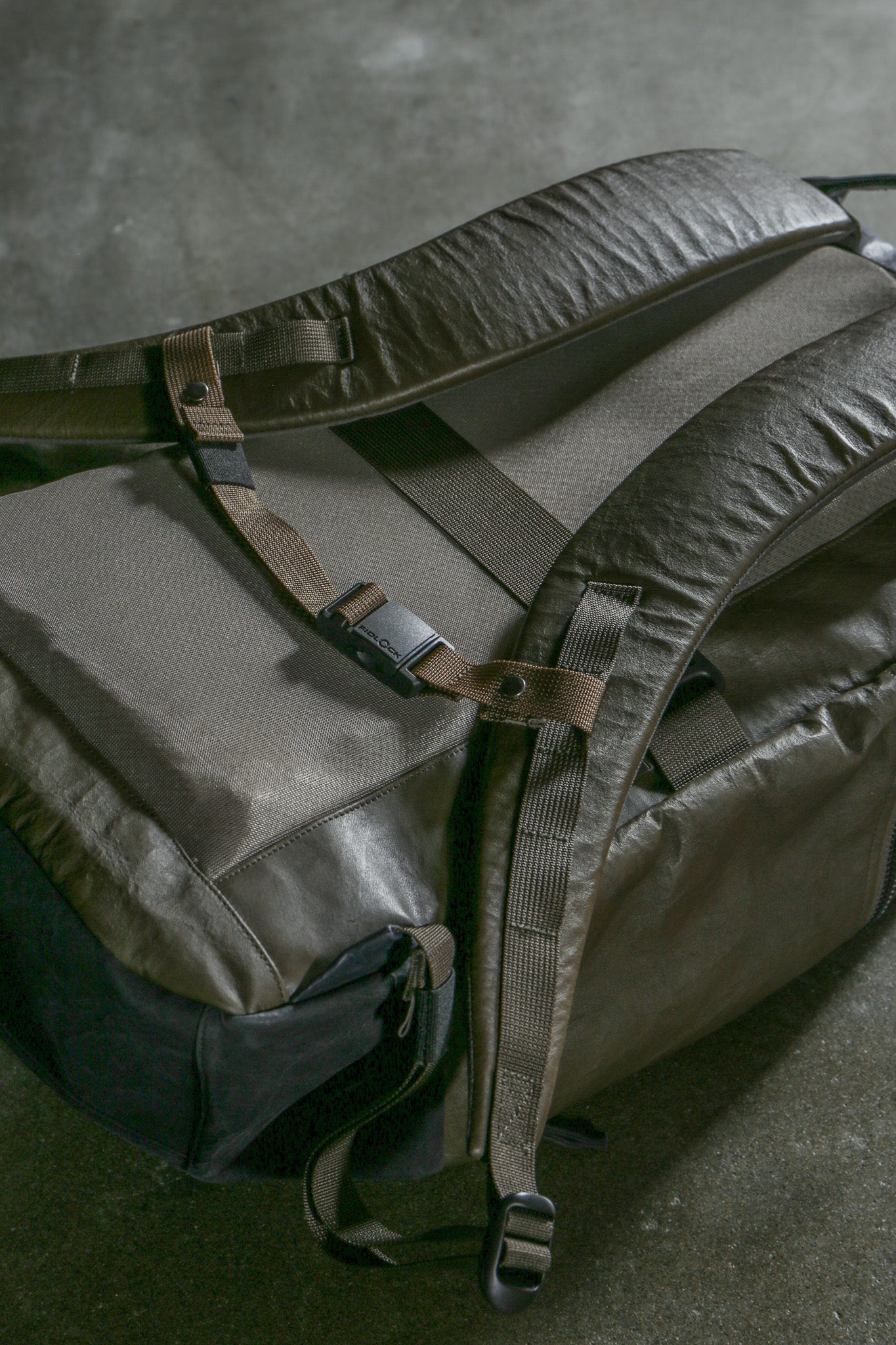 rofmia × Carryology Daypack V2 L #Khaki