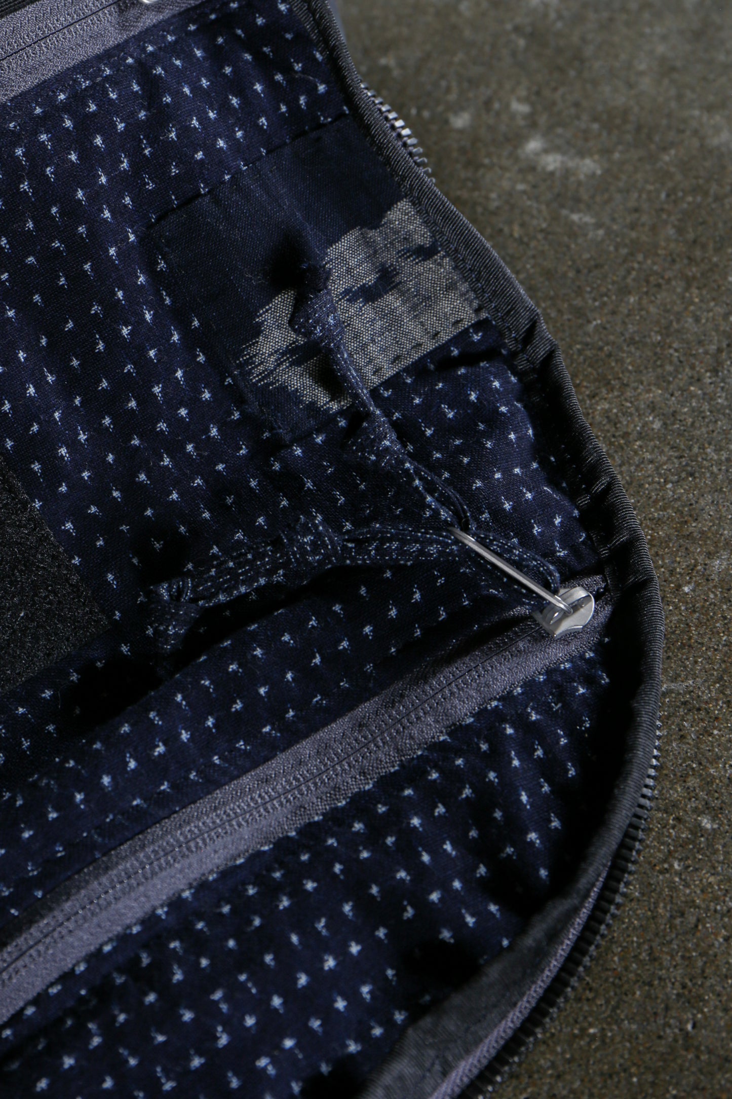rofmia × Carryology Daypack V2 L #Navy