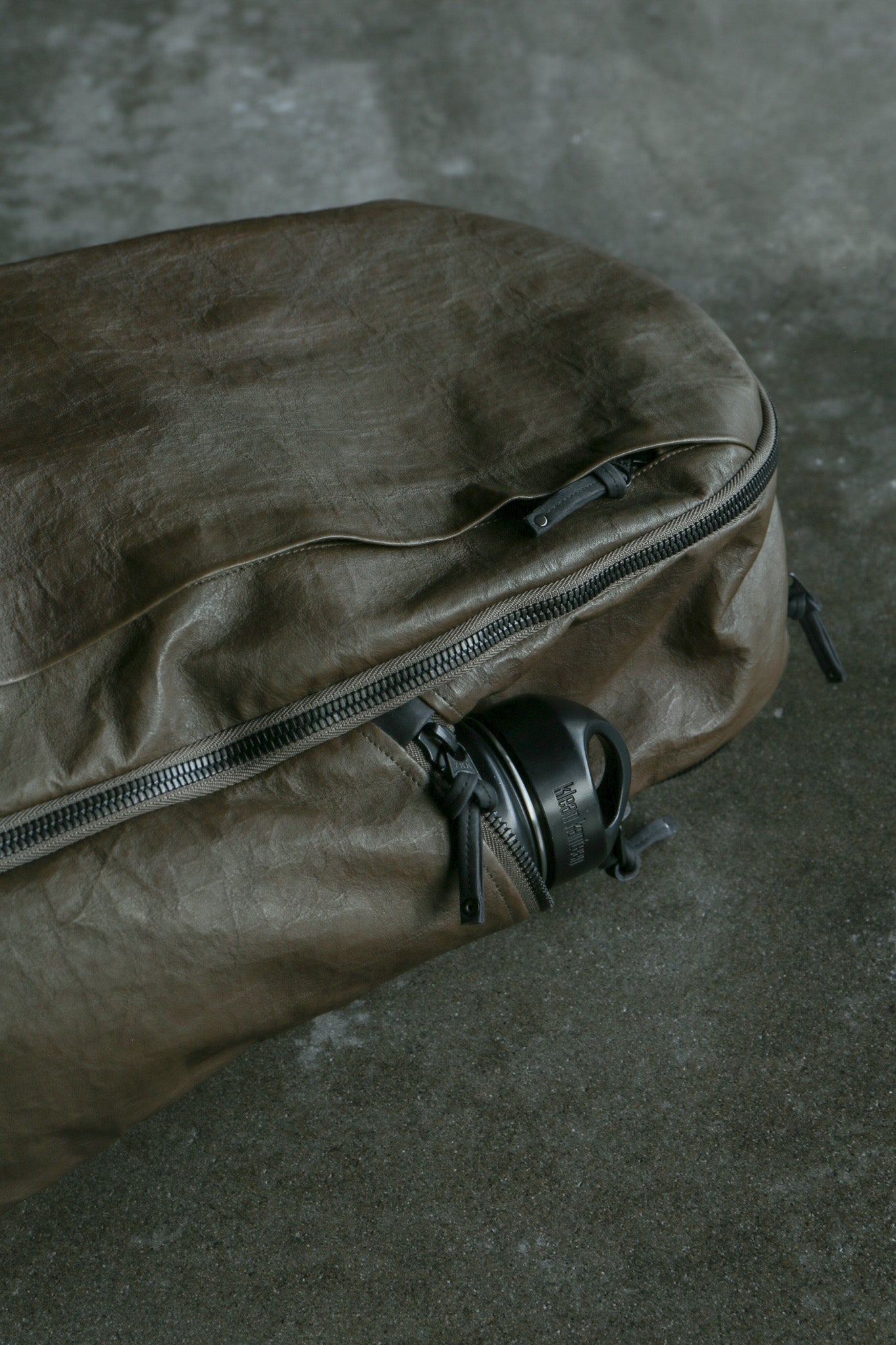 rofmia × Carryology Daypack V2 L #Khaki