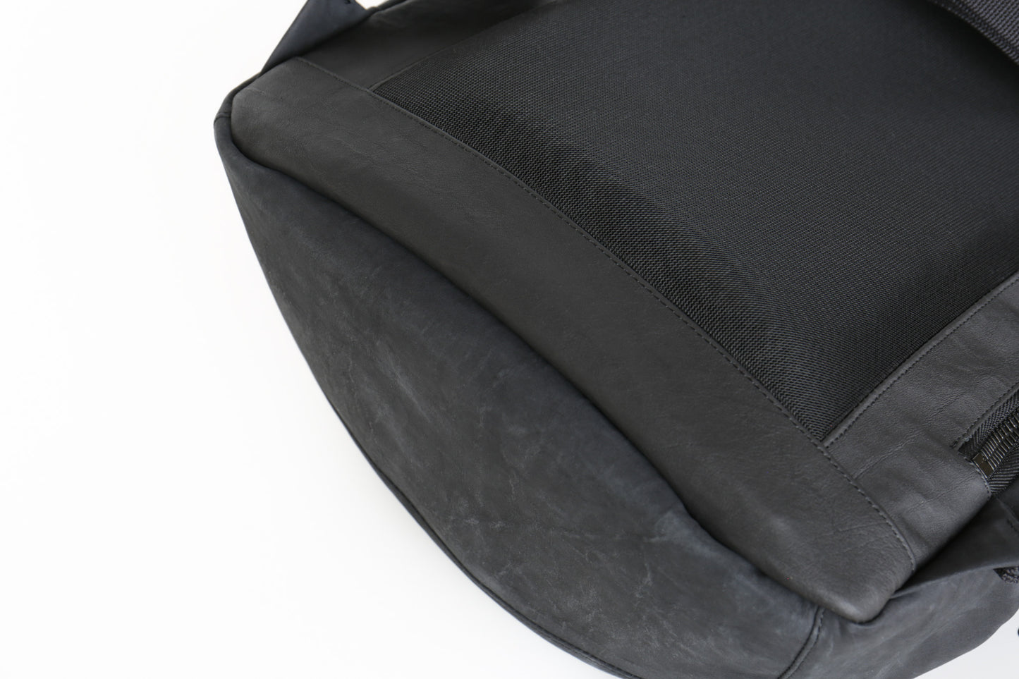 Backpack V2 Nubuck Dyneema Leather Limited Edition